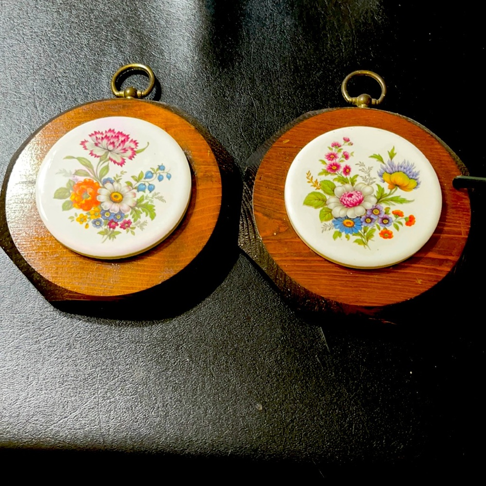Floral Porcelain Plaque Wall Decor - Round Wooden Mount, Pink & Yellow Flowers